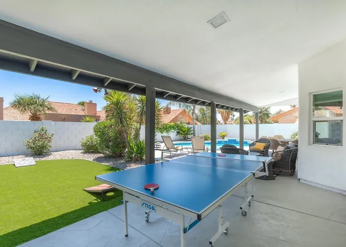 Modern Escape With Pool Ping Pong & Putting