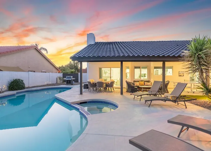 Holiday home Modern Escape With Pool Ping Pong & Putting *