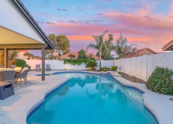 Holiday home Modern Escape With Pool Ping Pong & Putting Phoenix