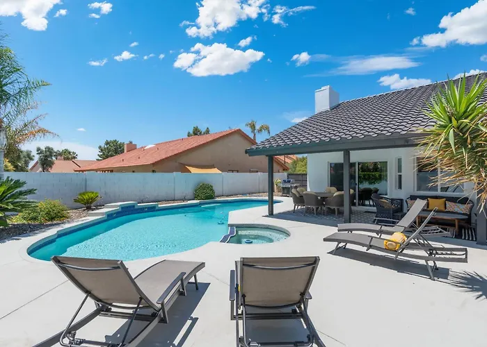 Modern Escape With Pool Ping Pong & Putting