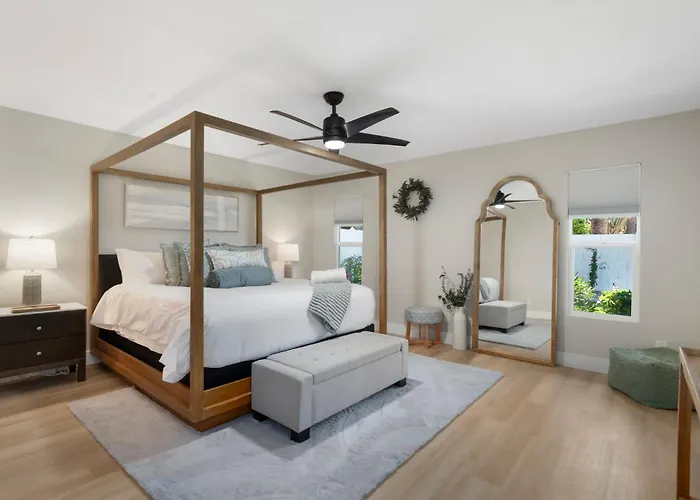 Modern Escape With Pool Ping Pong & Putting Holiday home